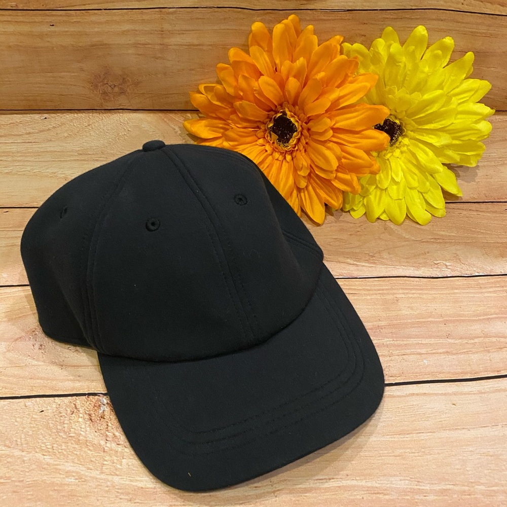 Lululemon Black hat